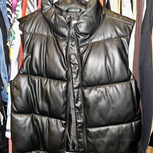 Bagatelle Black Puffer Vest for Women Large